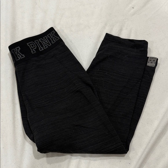 PINK Victoria's Secret Black Cropped Leggings - Picture 3 of 4